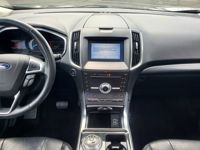 Used 2019 Ford Edge Titanium w/ Equipment Group 301A AWD/4WD image 15