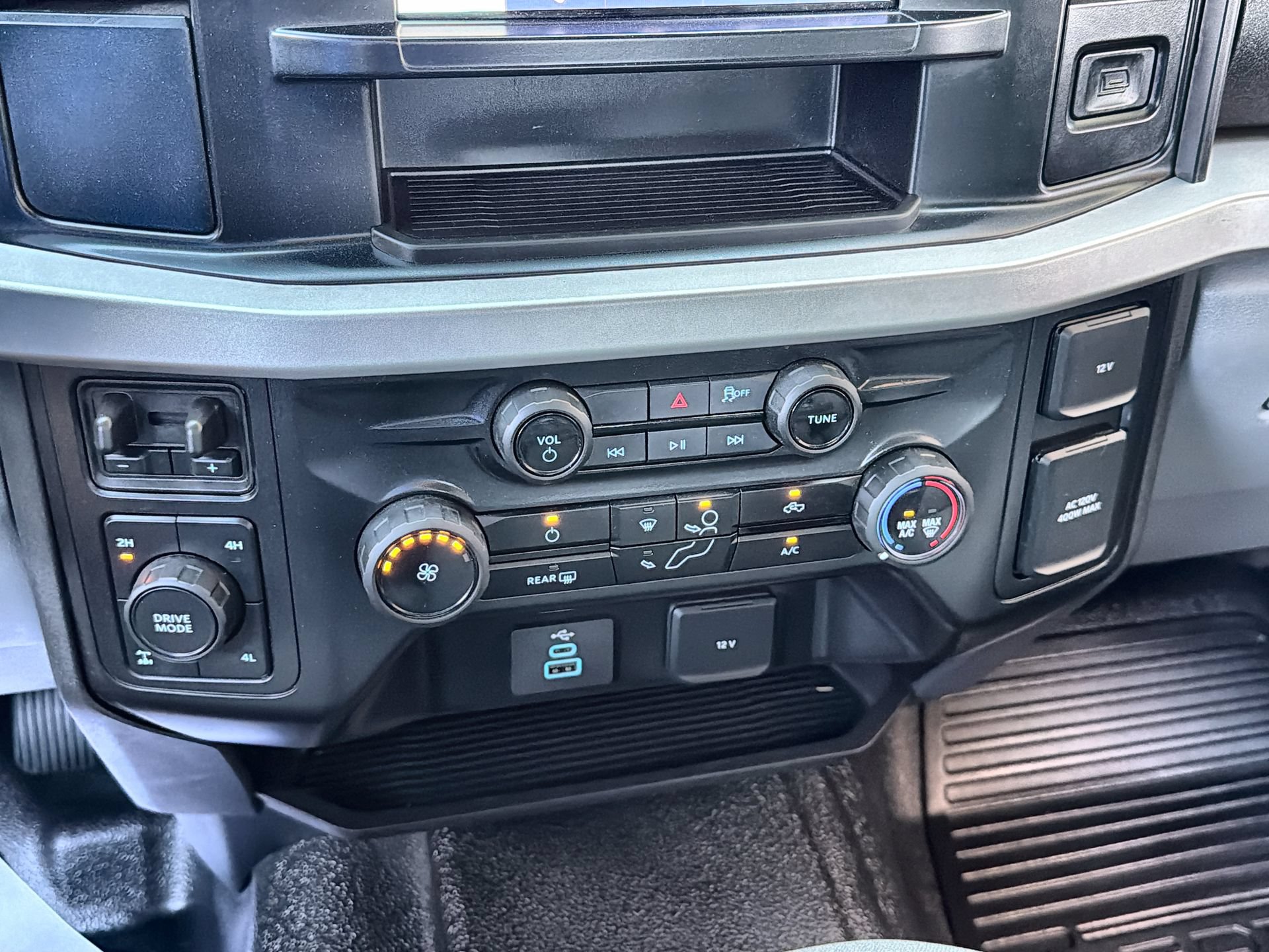 Used 2025 Ford F350 XLT AWD/4WD image 18