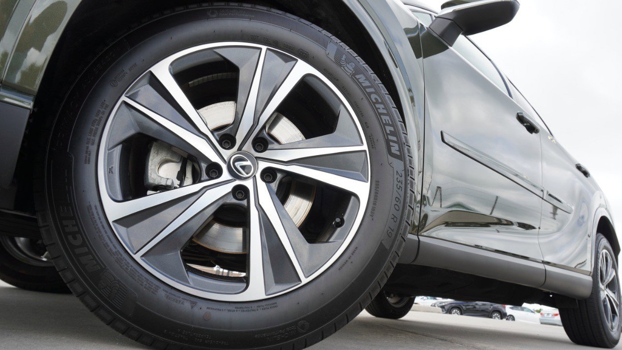 Used 2023 Lexus RX 350 Premium w/ Cold Area Package FWD image 11