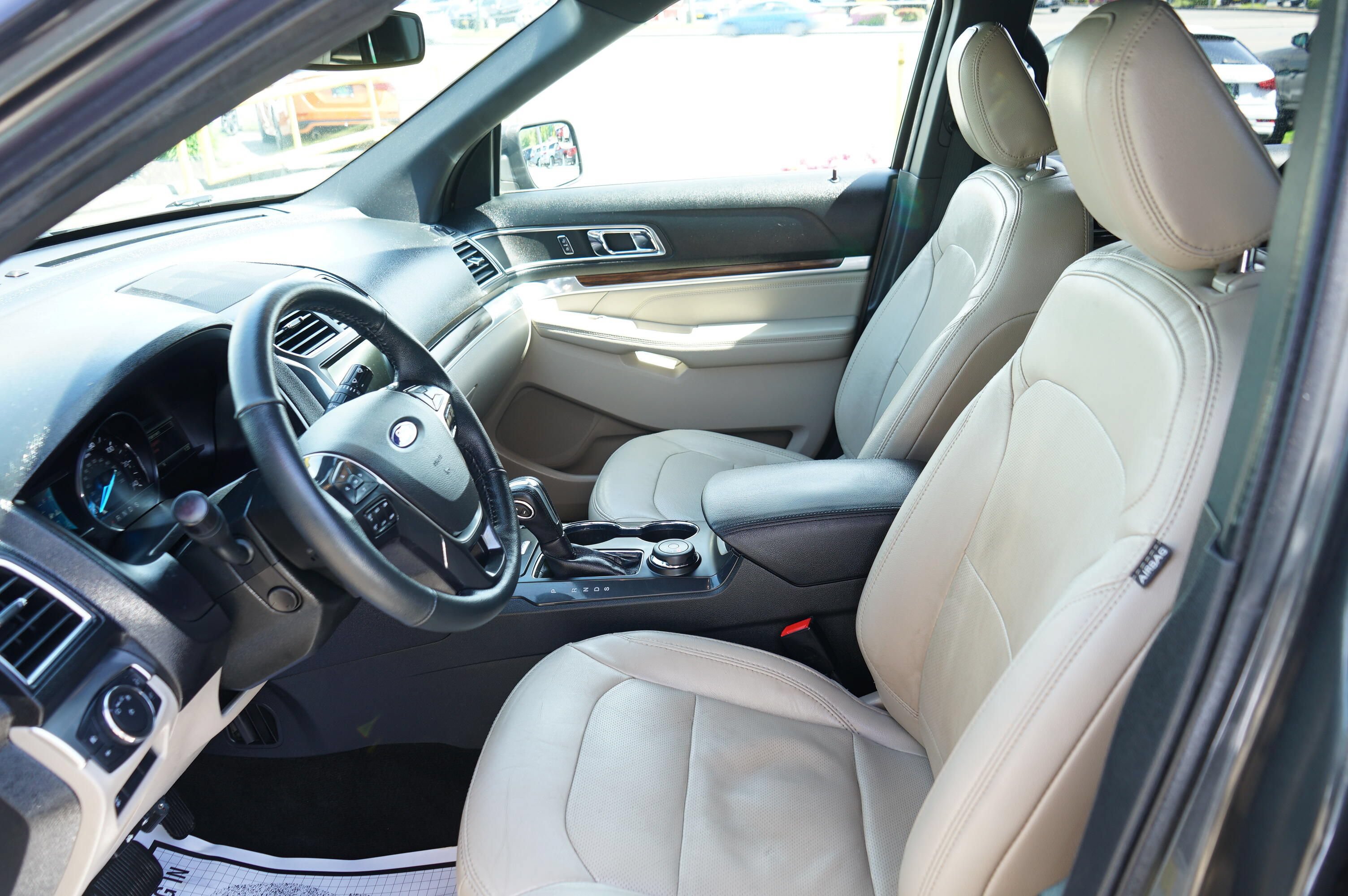 Used 2018 Ford Explorer Limited AWD/4WD image 14