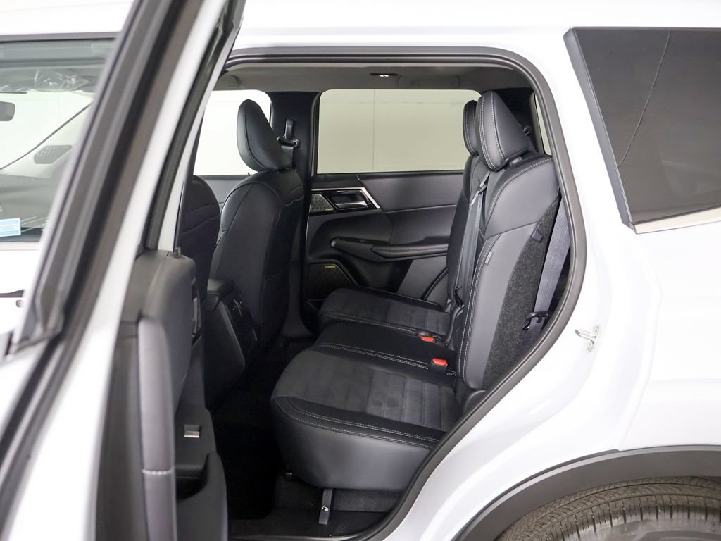 New 2026 Mitsubishi Outlander SE AWD/4WD image 33