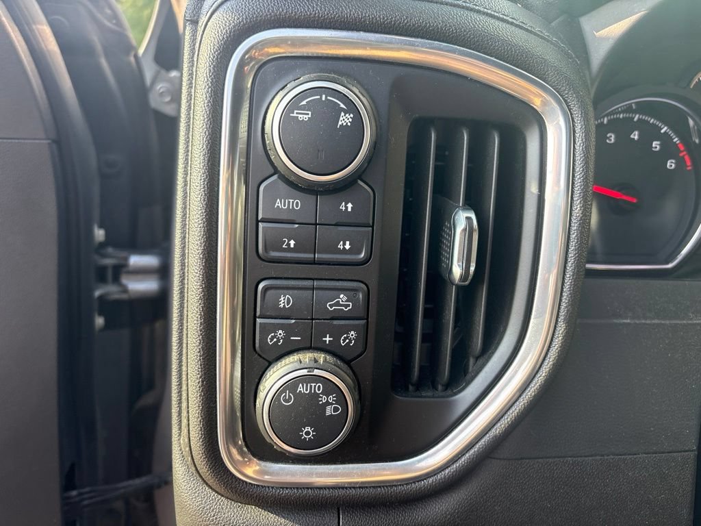 Used 2019 Chevrolet Silverado 1500 LT Trail Boss AWD/4WD image 10