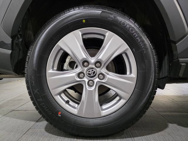 Used 2025 Toyota RAV4 XLE AWD/4WD image 24