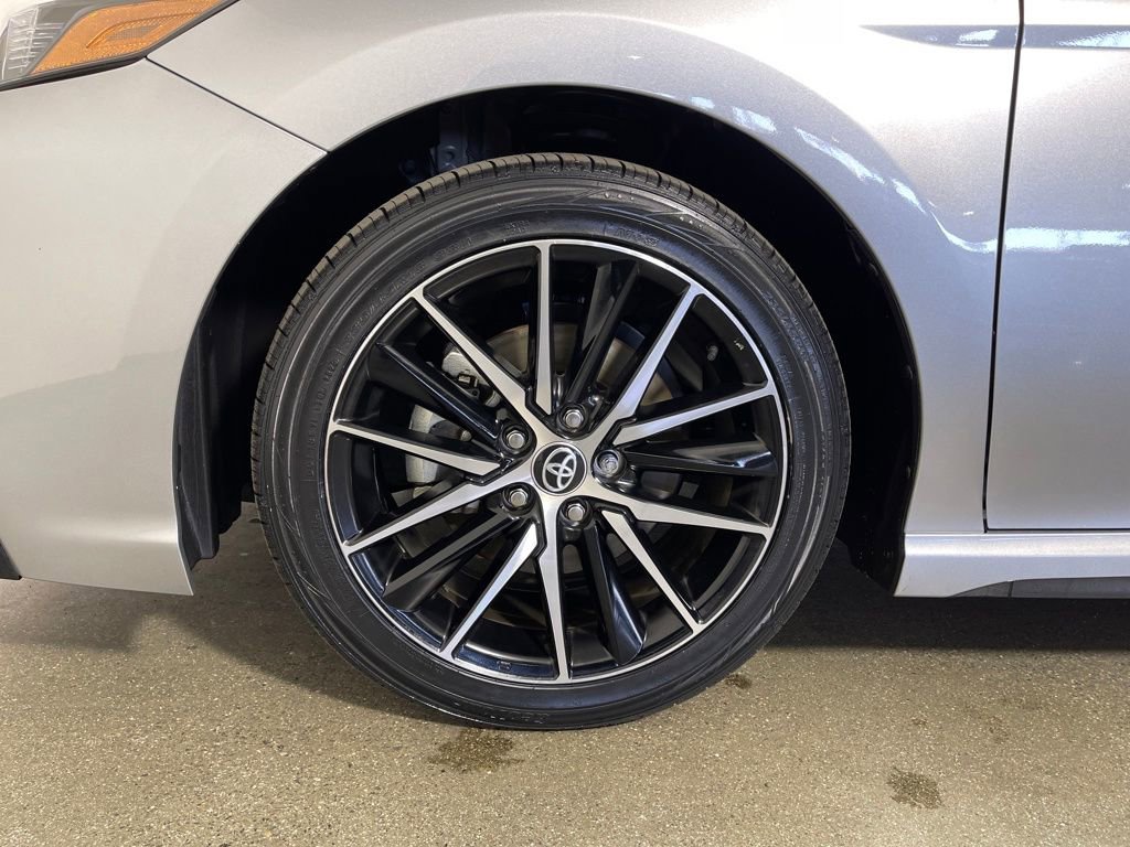 Certified 2024 Toyota Camry SE w/ Blackout Package (TMS) image 11
