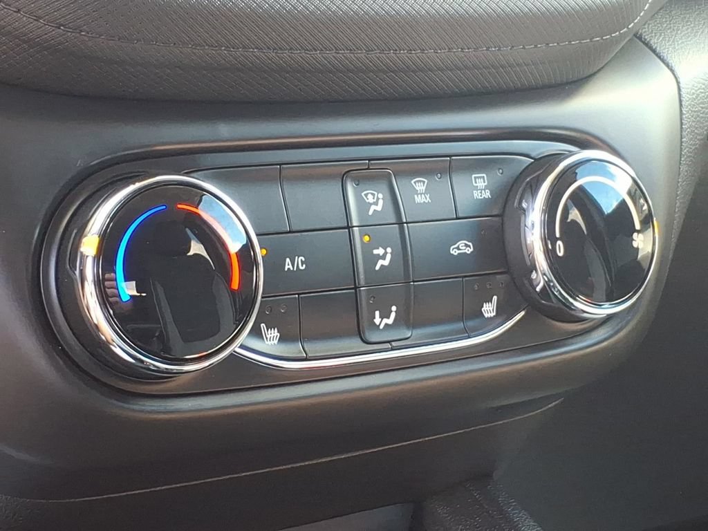 Used 2023 Chevrolet TrailBlazer LT FWD image 21