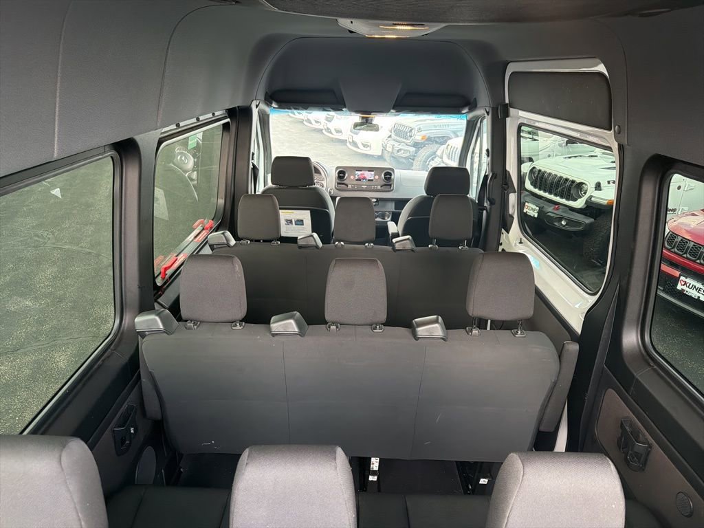 Used 2024 Mercedes-Benz Sprinter 2500 image 23