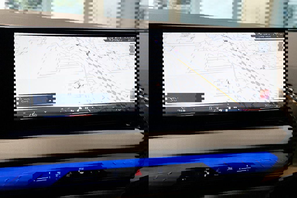 Used 2025 BMW X3 xDrive30i w/ Premium Package image 31