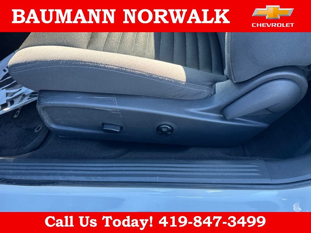 Used 2013 Dodge Challenger SXT RWD image 19