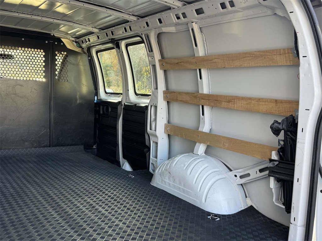 Used 2024 GMC Savana 2500 Work Van w/ Driver Convenience Package image 18