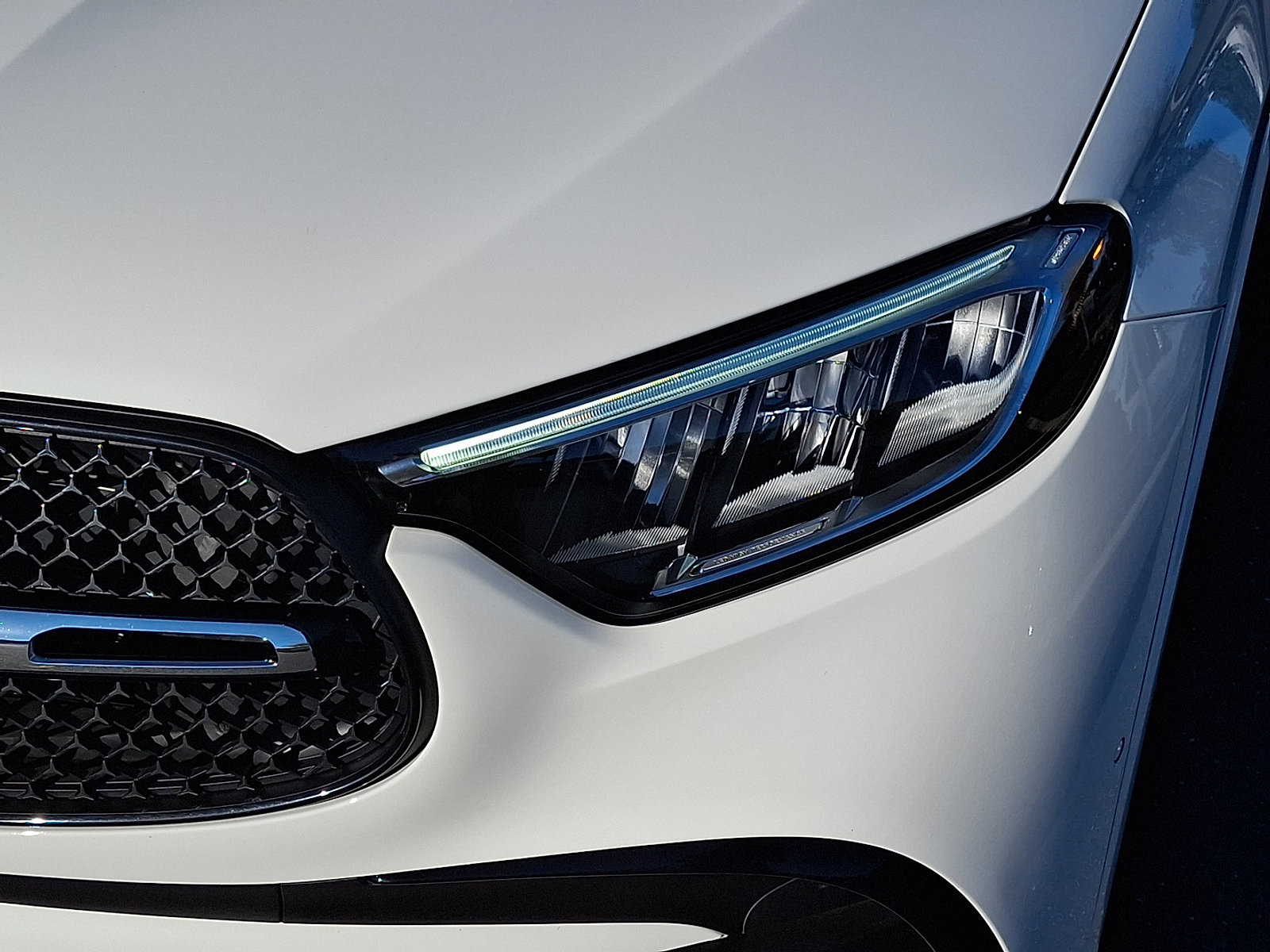 Certified 2025 Mercedes-Benz GLC 300 4MATIC image 9