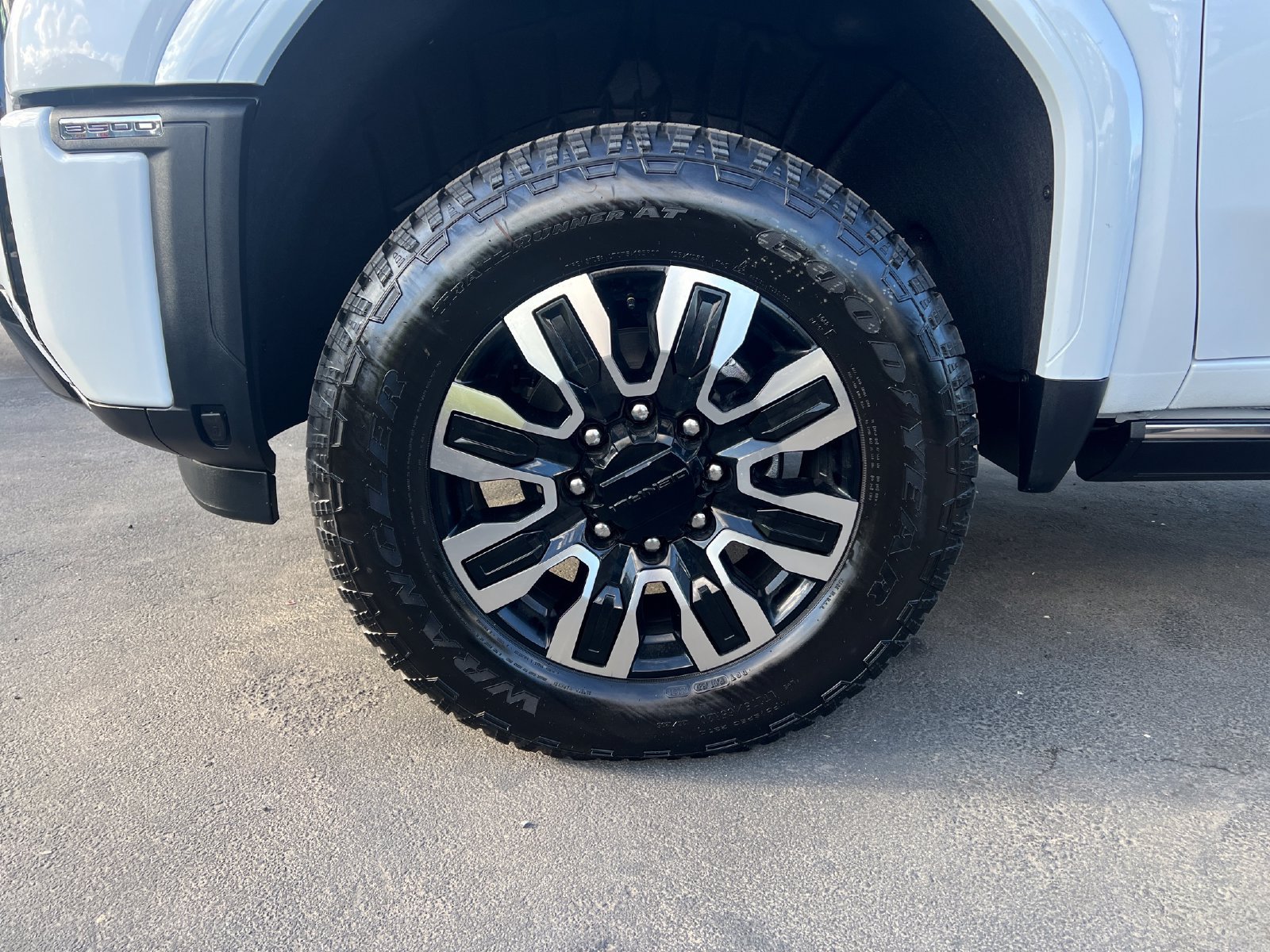 New 2026 GMC Sierra 3500 Denali Ultimate AWD/4WD image 16