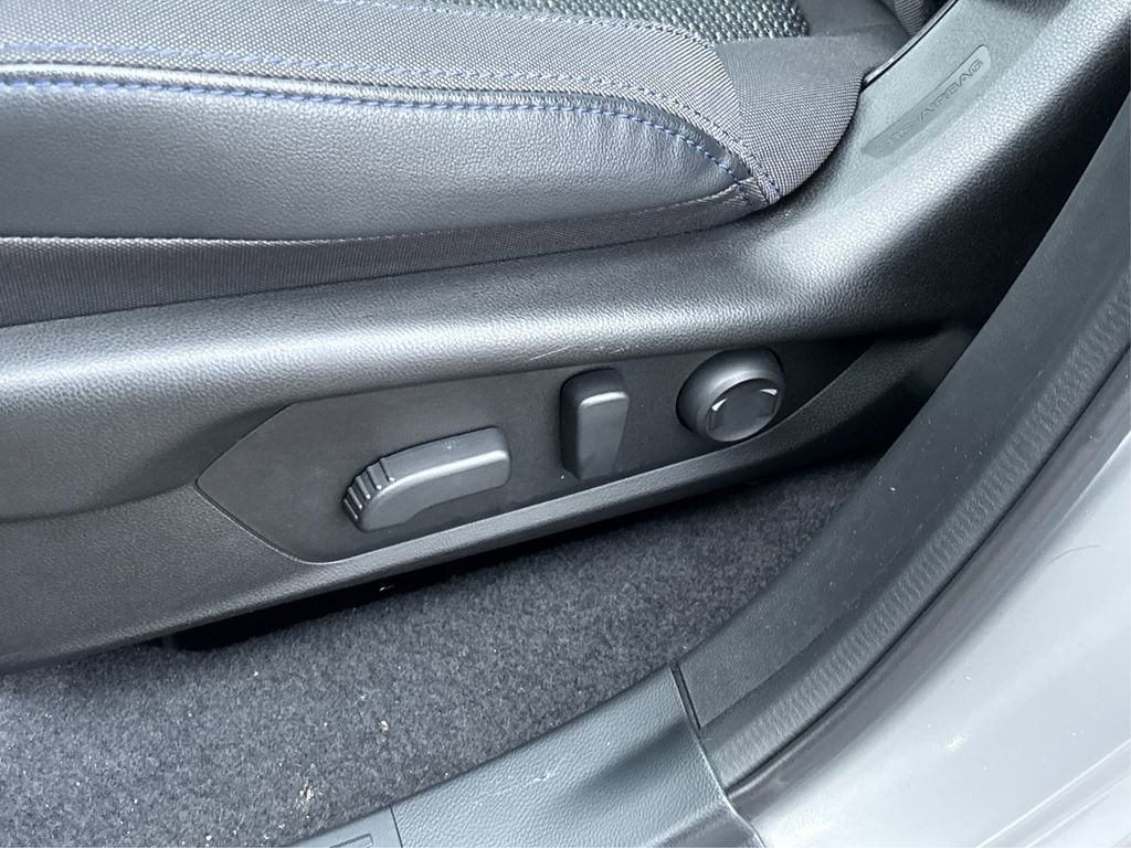 Used 2025 Subaru Forester Premium image 33