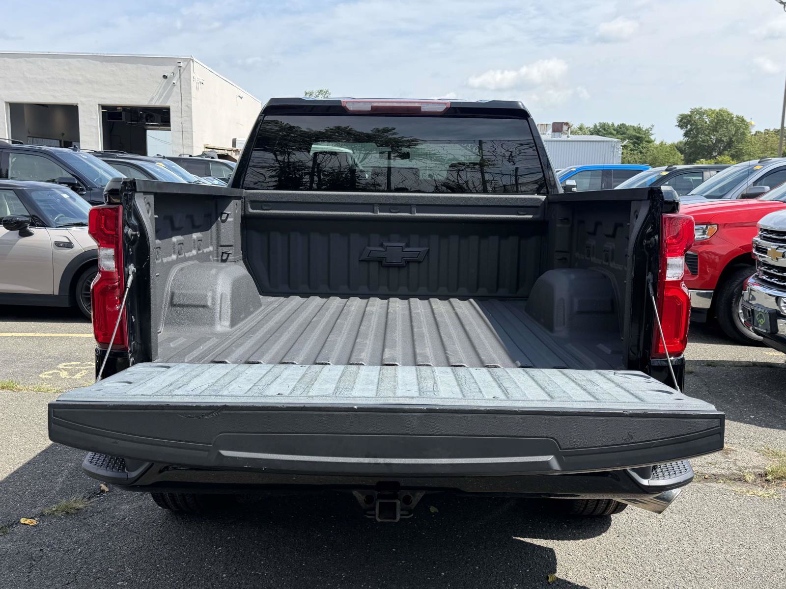 Used 2020 Chevrolet Silverado 1500 Custom w/ Custom Value Package AWD/4WD image 6