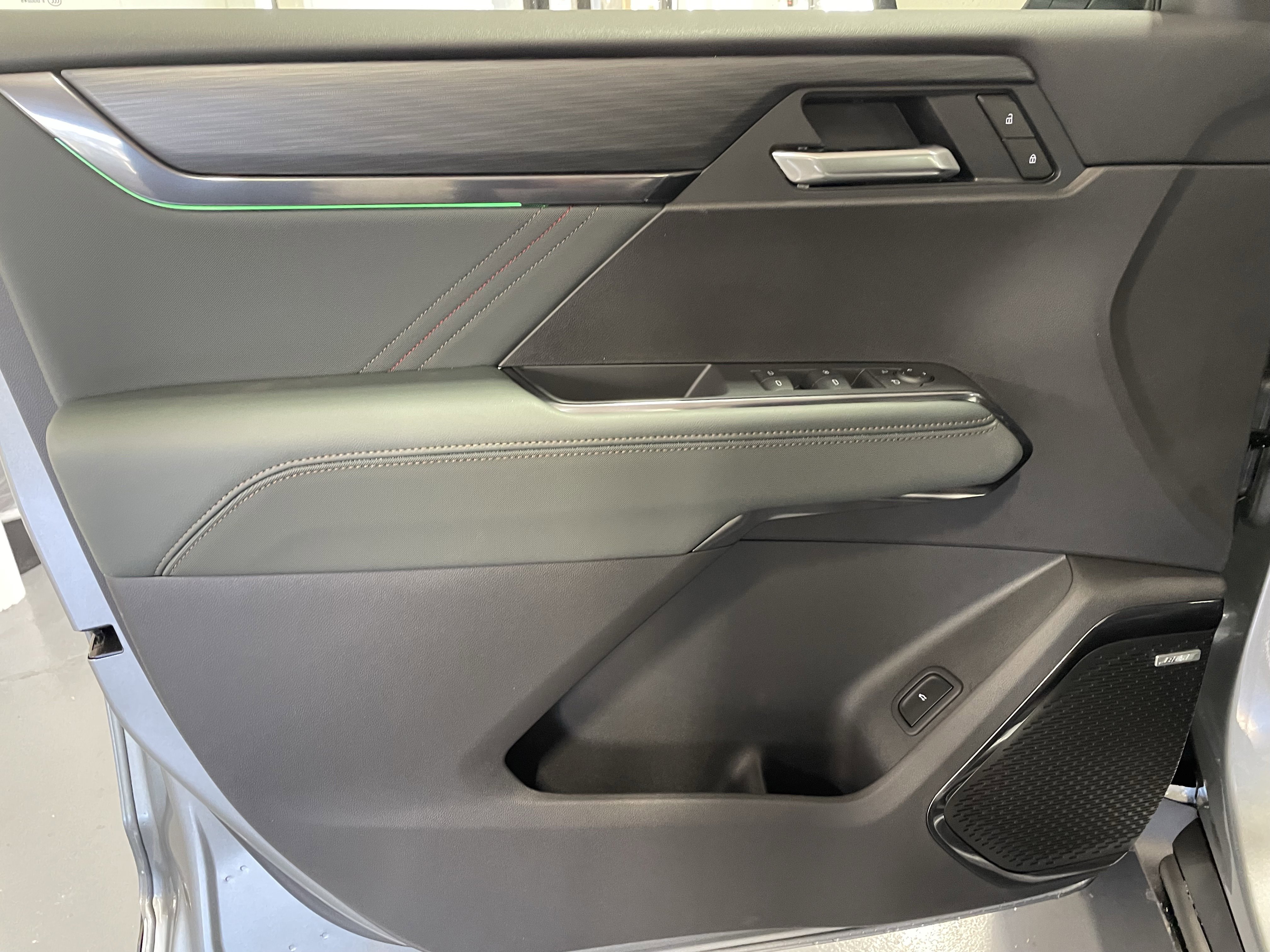 New 2026 GMC Acadia AT4 w/ Luxury Package image 14