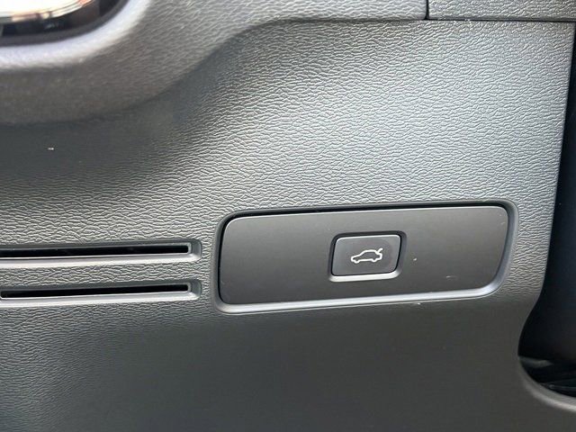 New 2024 Volvo XC40 Recharge Plus w/ Protection Package Premier image 19