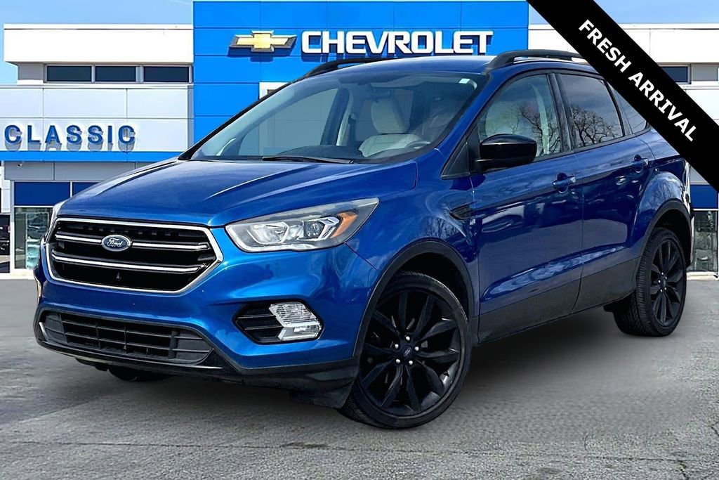 Used 2018 Ford Escape SEL w/ SEL Sport Appearance Package image 3