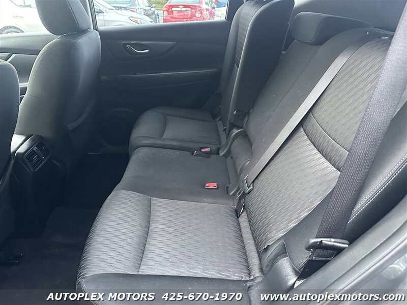 Used 2020 Nissan Rogue SV image 5