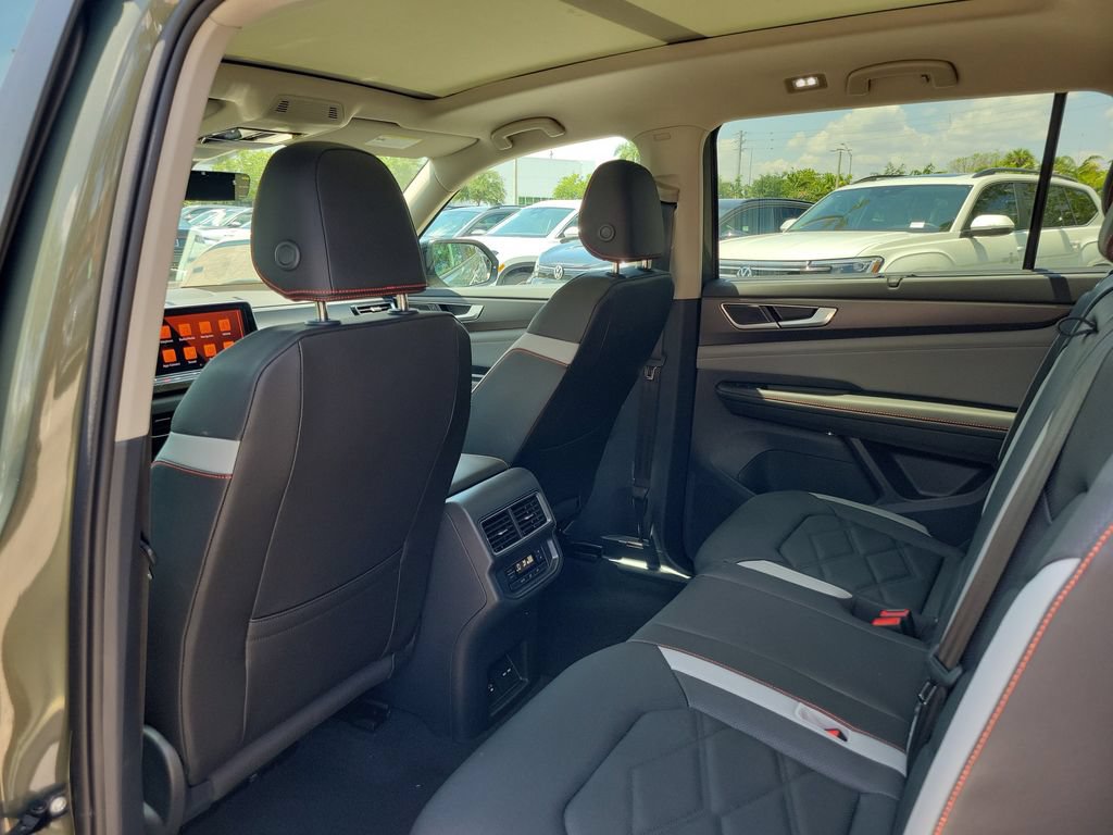 New 2026 Volkswagen Atlas Peak Edition AWD/4WD image 5