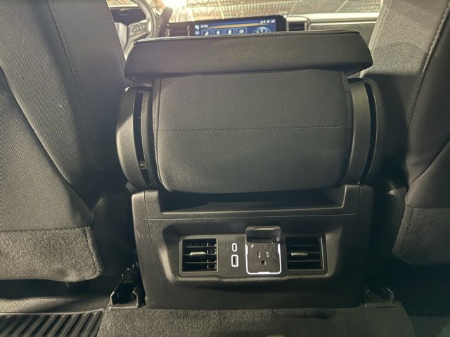 Used 2025 Chevrolet Silverado 2500 LT w/ Convenience Package image 32