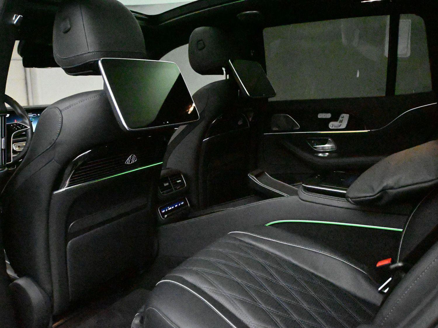 Used 2024 Mercedes-Benz Maybach GLS 600 4MATIC image 12