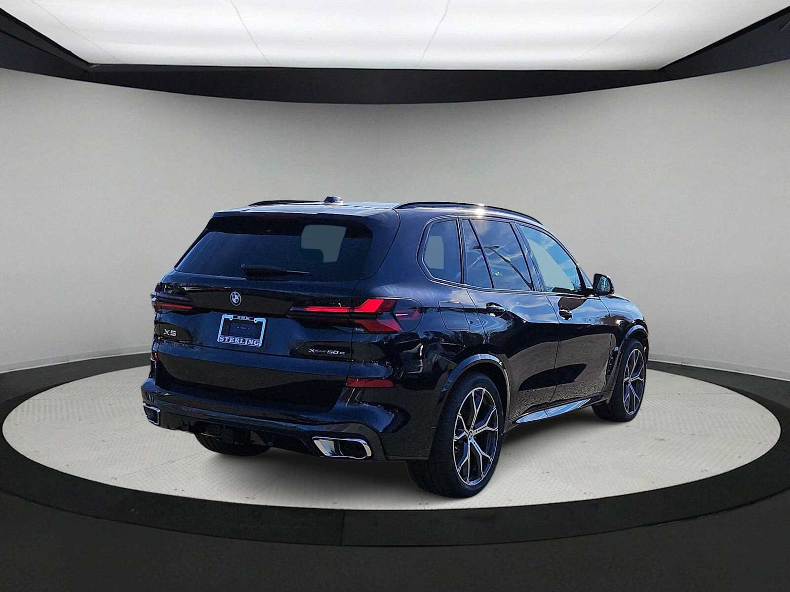Used 2026 BMW X5 xDrive50e w/ M Sport Package AWD/4WD image 8