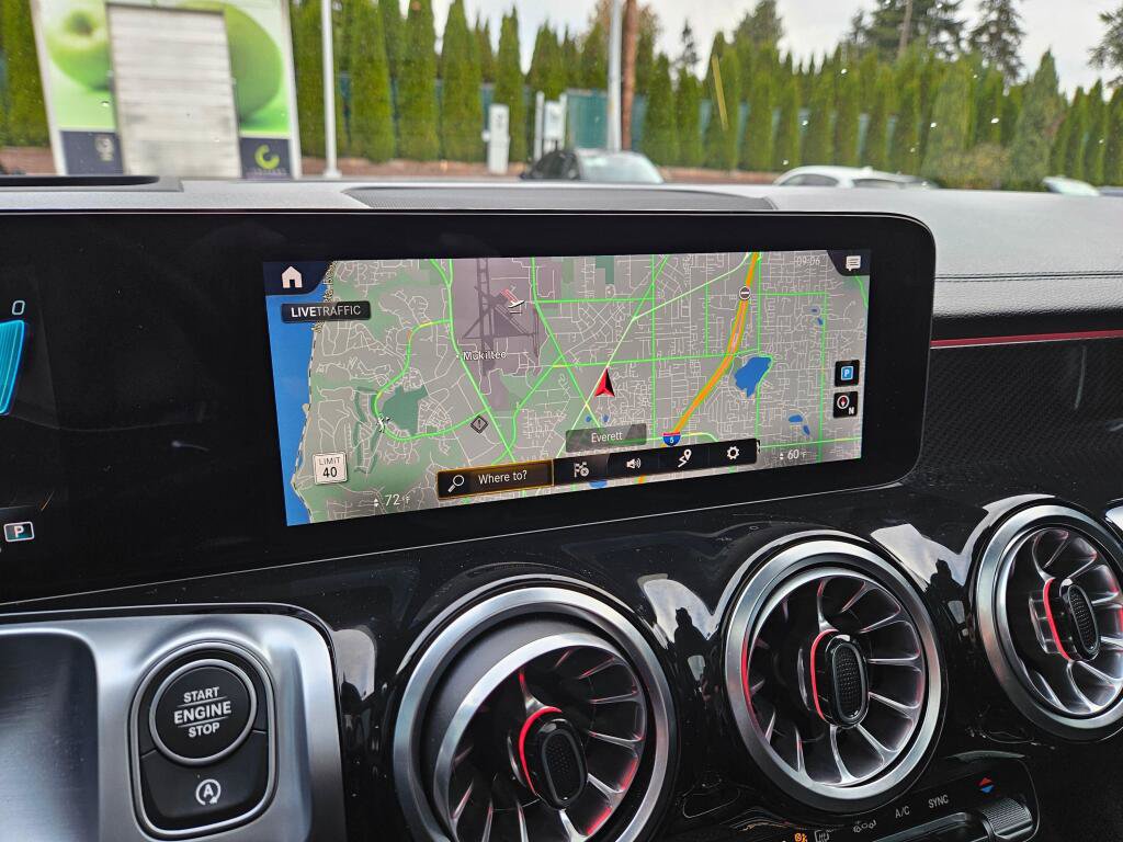 Used 2022 Mercedes-Benz GLB 35 AMG 4MATIC image 32