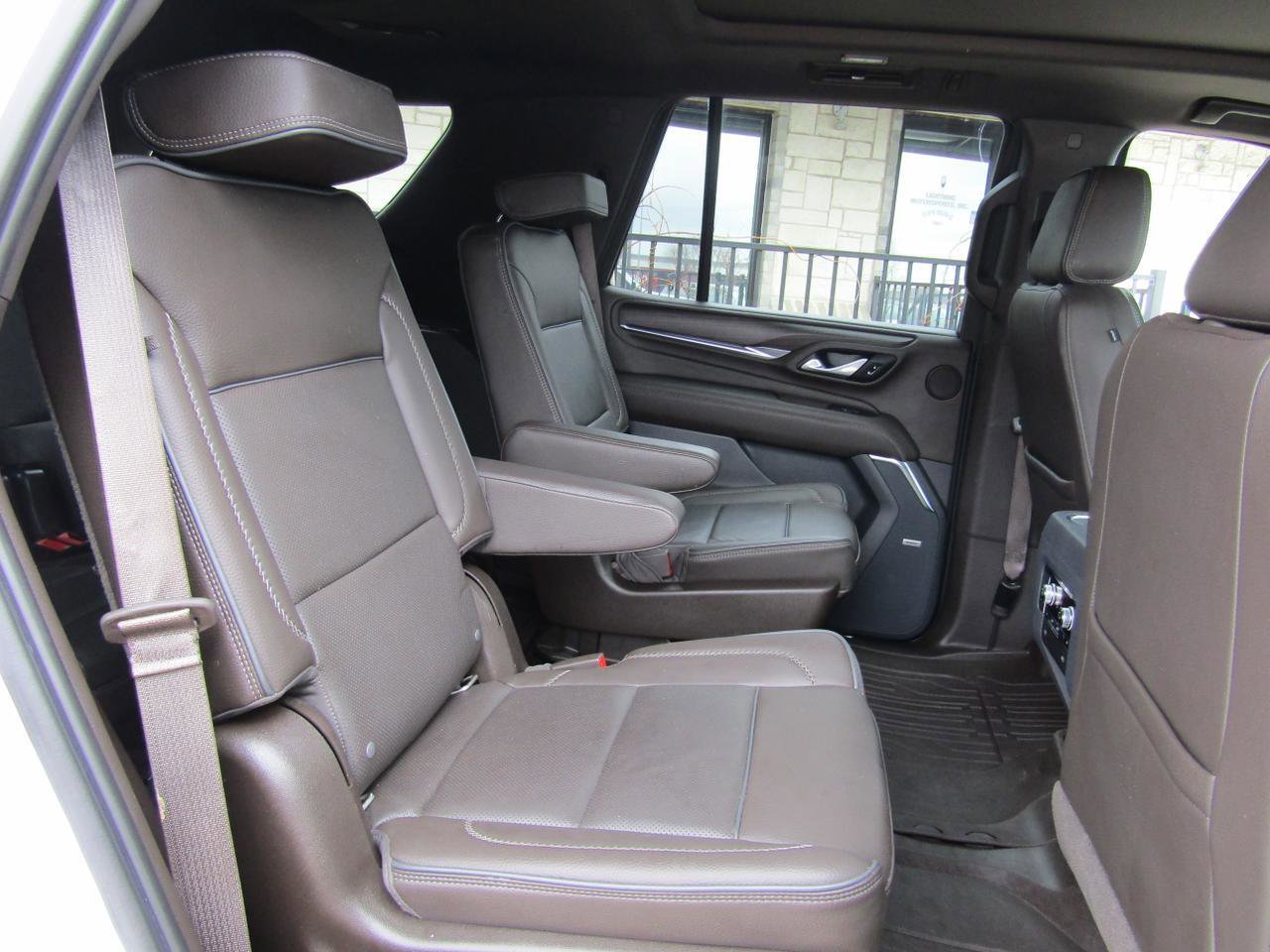 Used 2021 GMC Yukon Denali AWD/4WD image 14