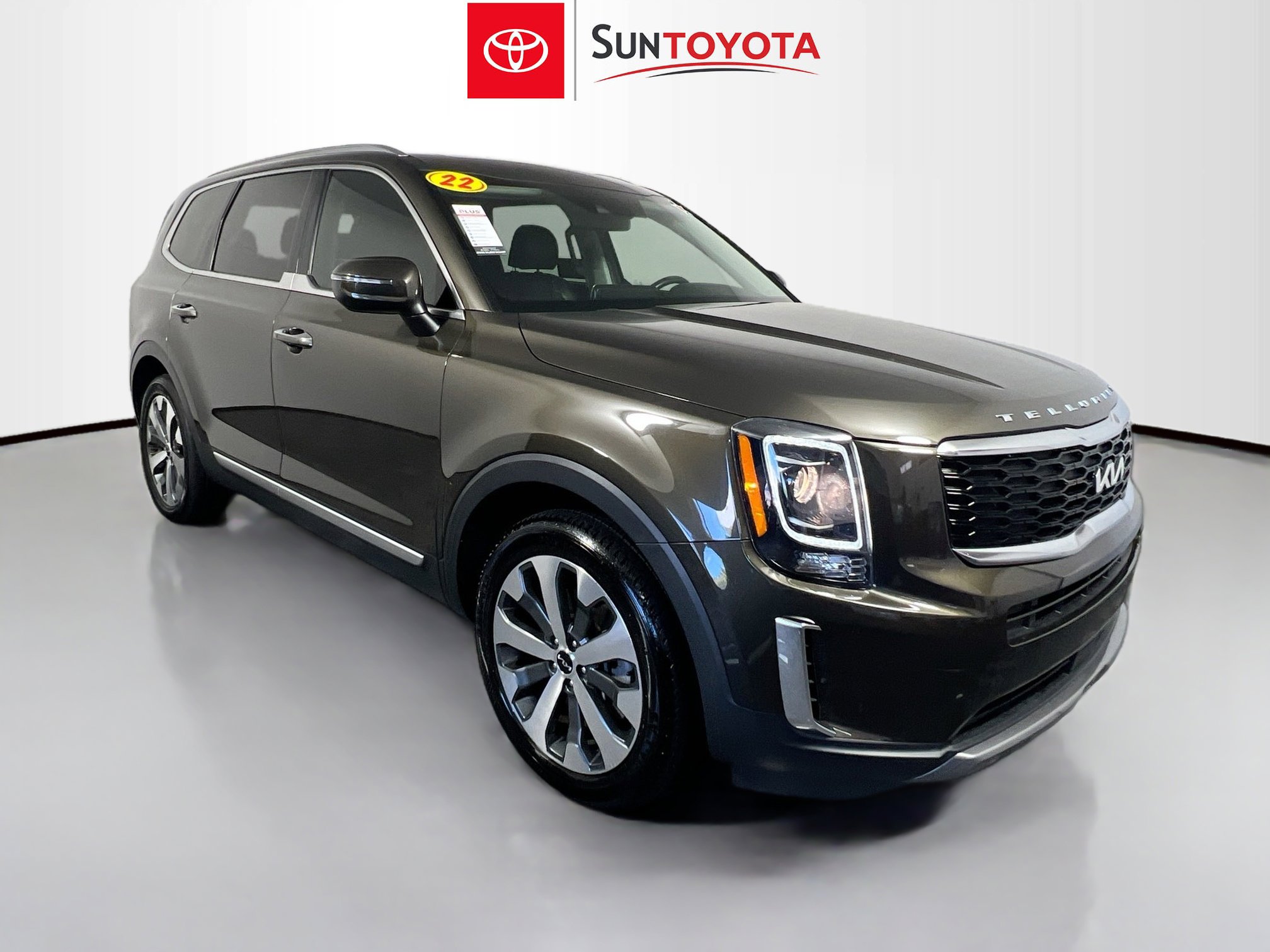 Used 2022 Kia Telluride S FWD image 1