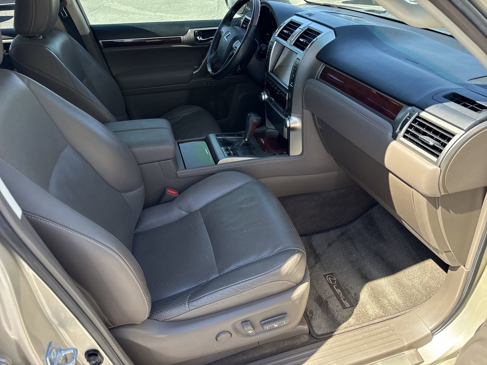Used 2010 Lexus GX 460 image 36