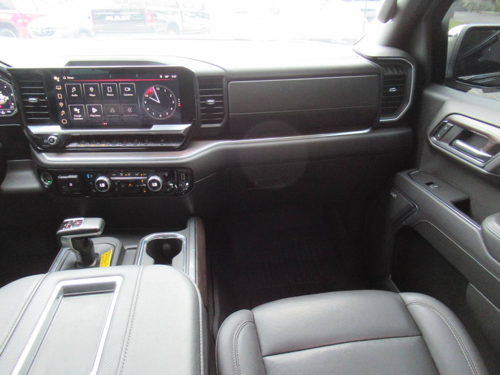 Used 2022 GMC Sierra 1500 SLT w/ SLT Premium Plus Package AWD/4WD image 18