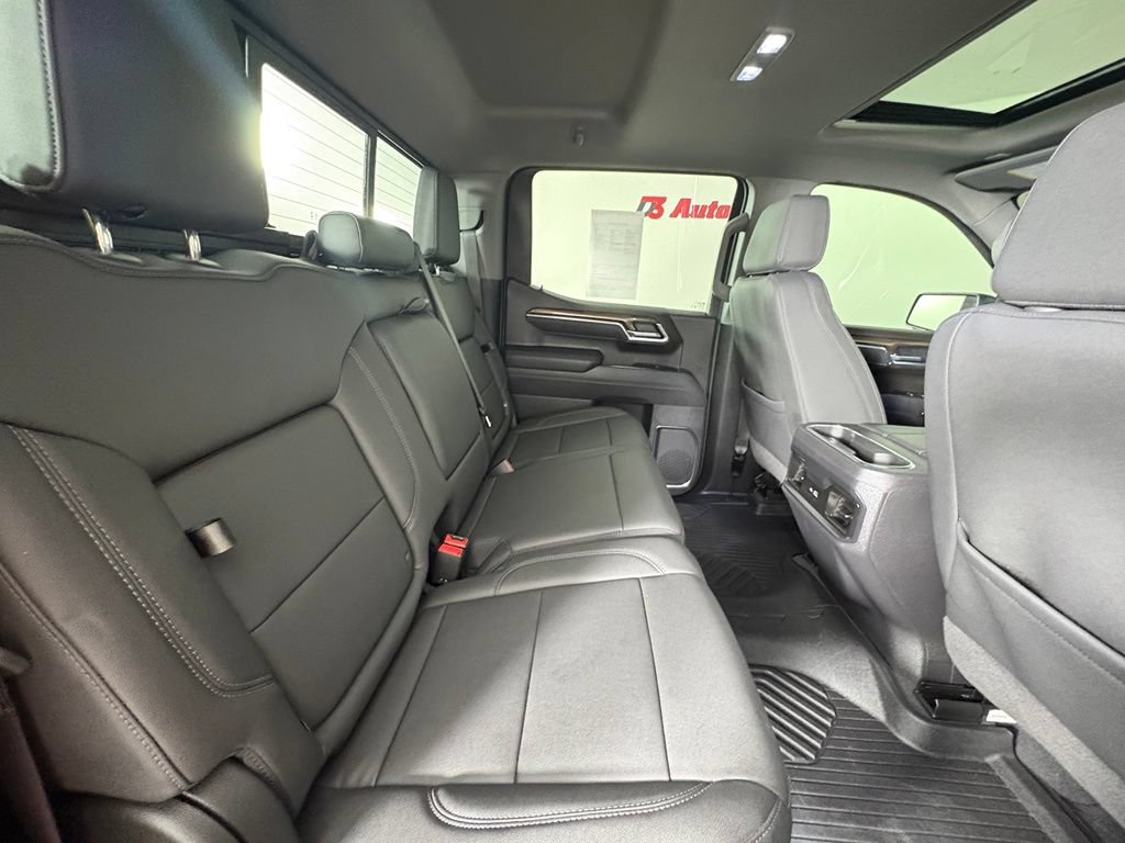 Used 2026 Chevrolet Silverado 1500 LT Trail Boss w/ LT Trail Boss Premium Package AWD/4WD image 47