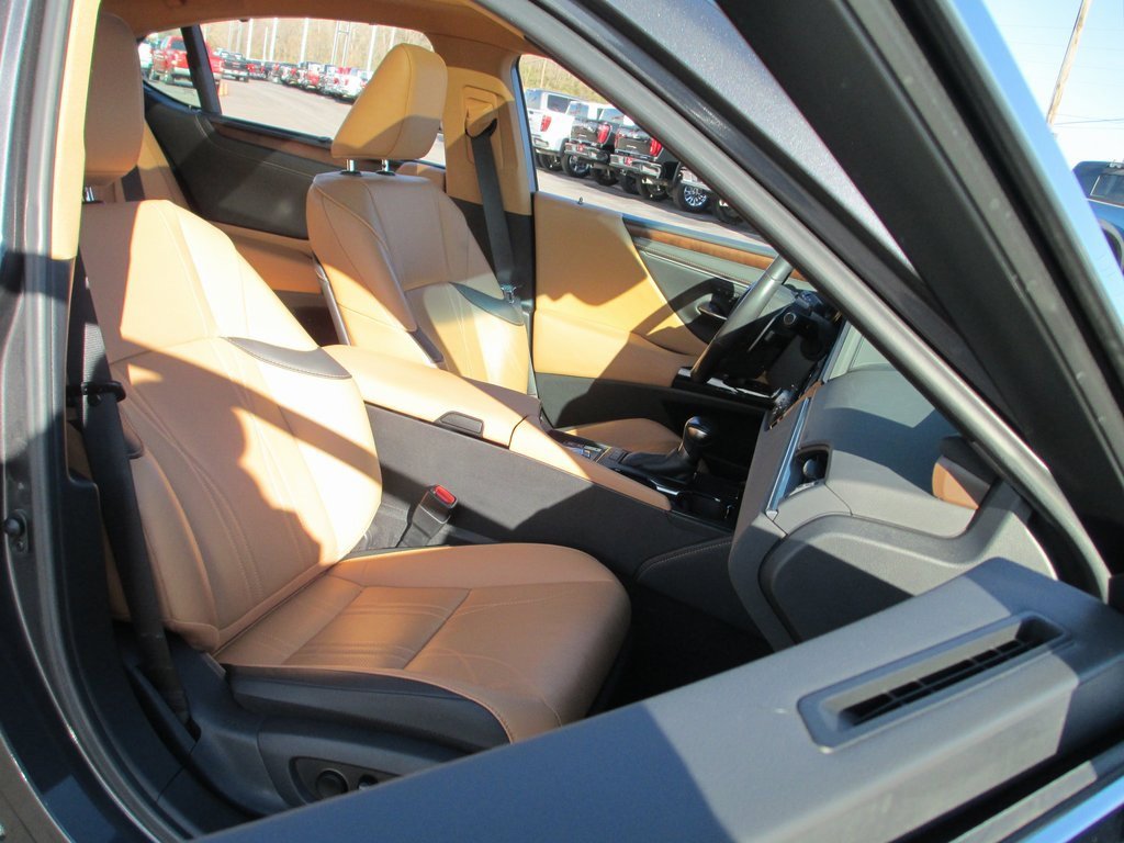 Used 2023 Lexus ES 350 Ultra Luxury image 18