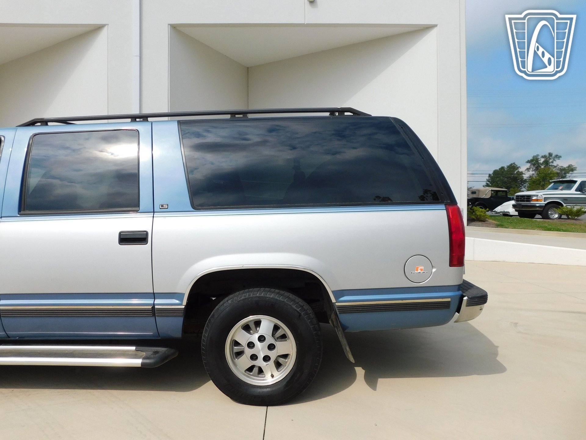 Used 1995 Chevrolet Suburban image 16