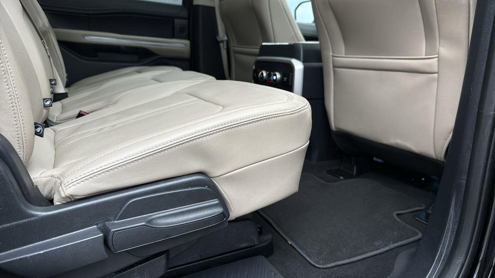 Certified 2024 Ford Expedition Max Limited image 27