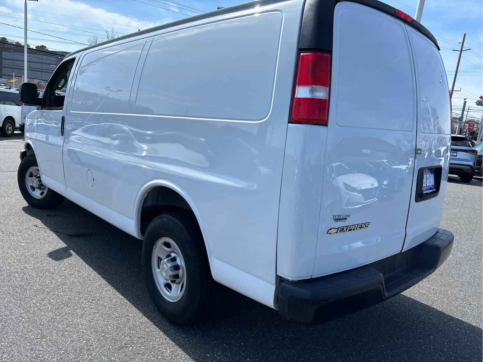 Used 2021 Chevrolet Express 3500 w/ Driver Convenience Package image 36