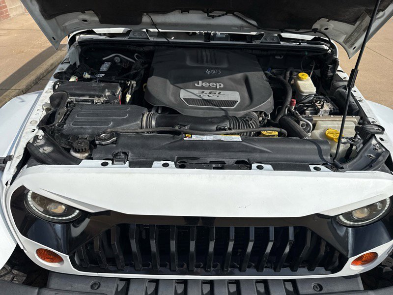 Used 2012 Jeep Wrangler Unlimited Sahara w/ Max Tow Pkg image 19