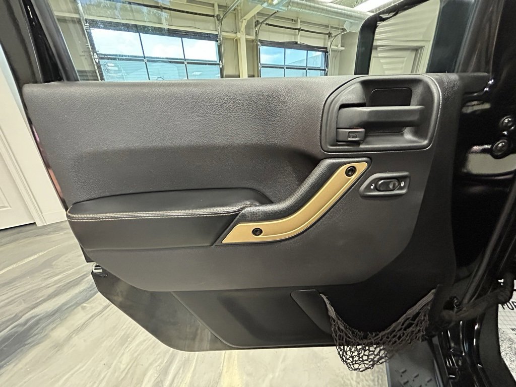 Used 2014 Jeep Wrangler Unlimited Sahara image 46