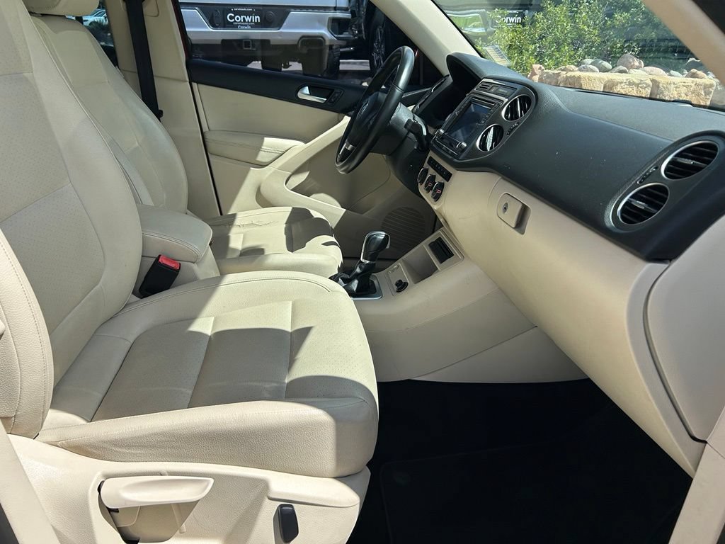 Used 2016 Volkswagen Tiguan SE FWD image 30