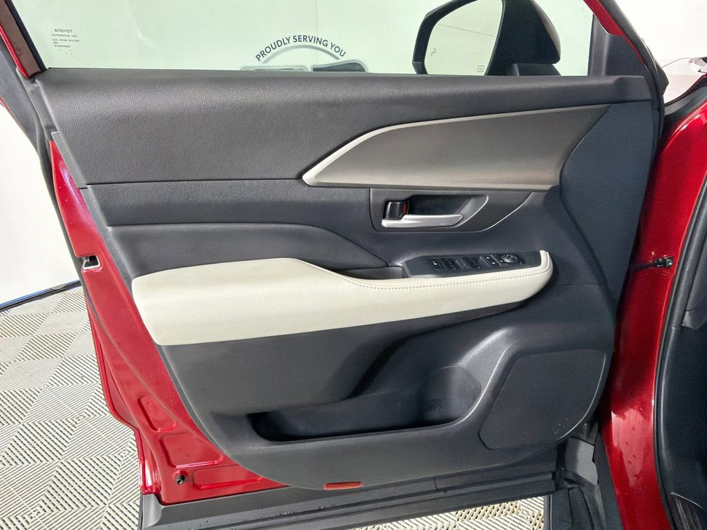 Used 2025 Toyota Grand Highlander AWD Hybrid image 11