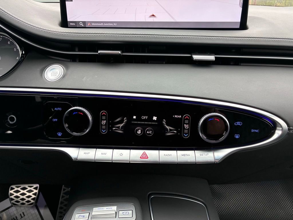 Used 2025 Genesis GV70 3.5T Sport w/ Sport Advanced Package AWD/4WD image 36