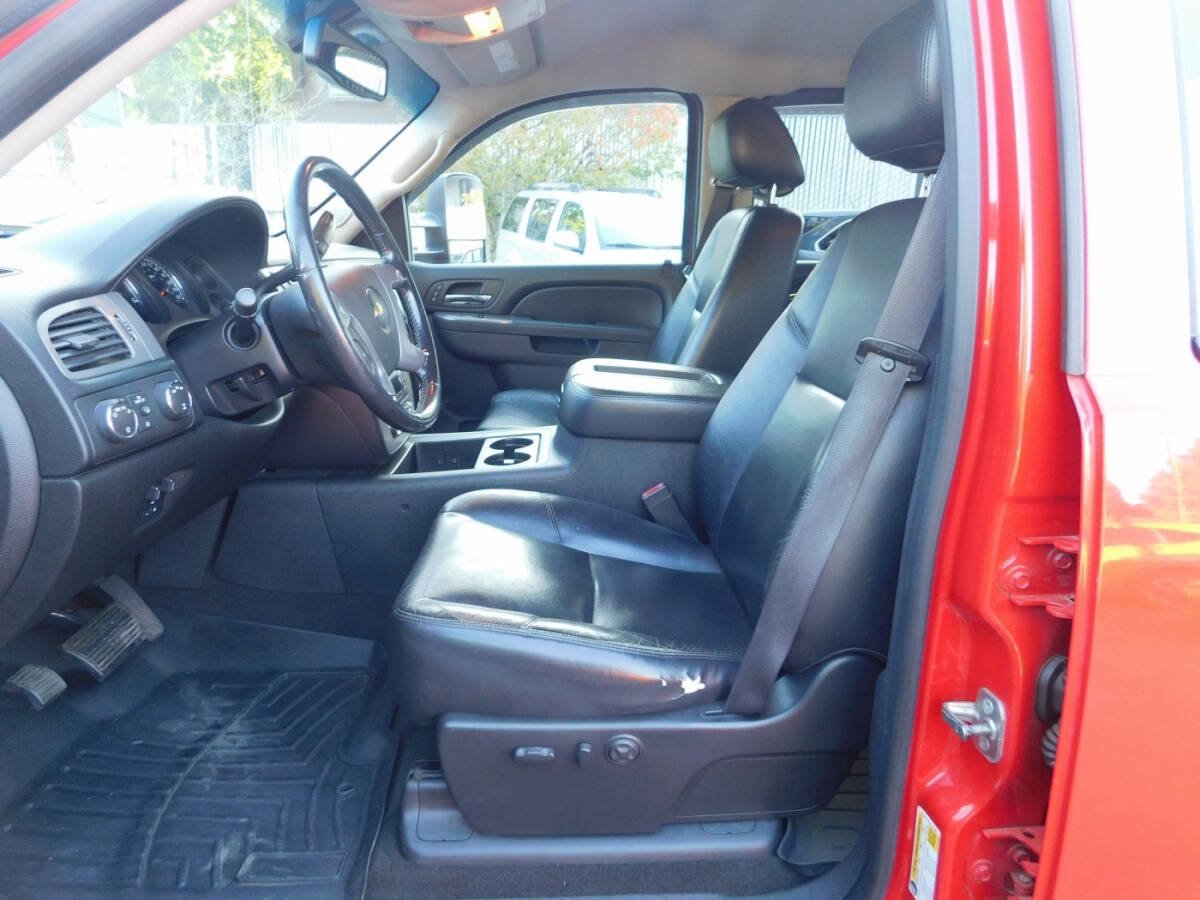 Used 2012 Chevrolet Silverado 3500 LTZ w/ LTZ Plus Package AWD/4WD image 6