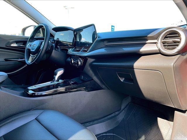 Used 2024 Chevrolet Trax ACTIV w/ Sunroof Package image 14