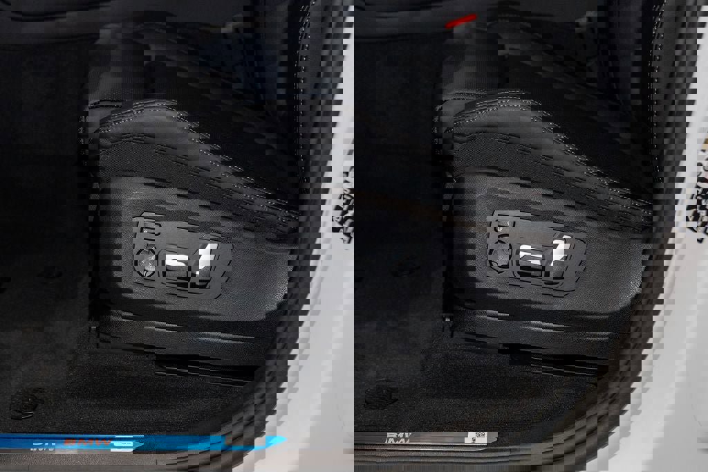 New 2026 BMW X5 xDrive40i w/ Premium Package image 16