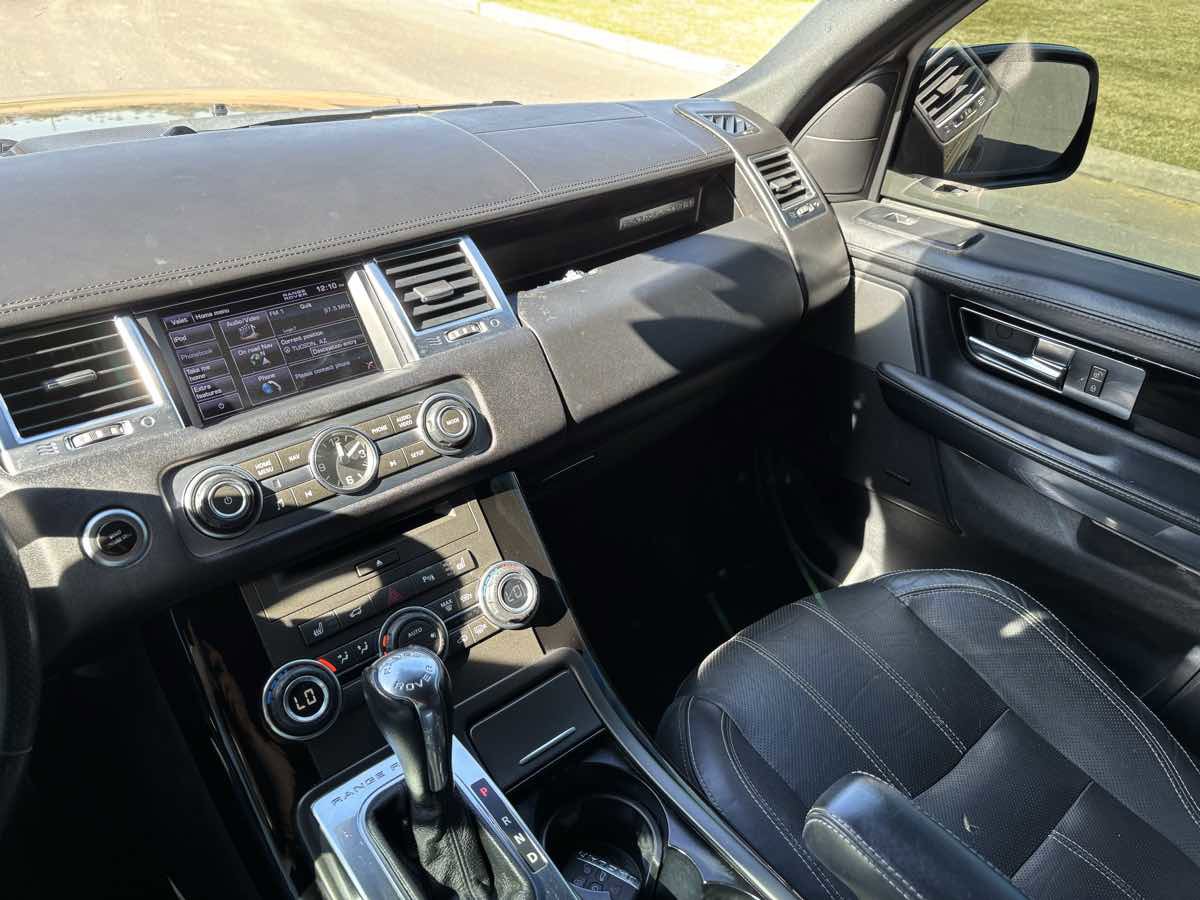 Used 2013 Land Rover Range Rover Sport HSE LUX image 13