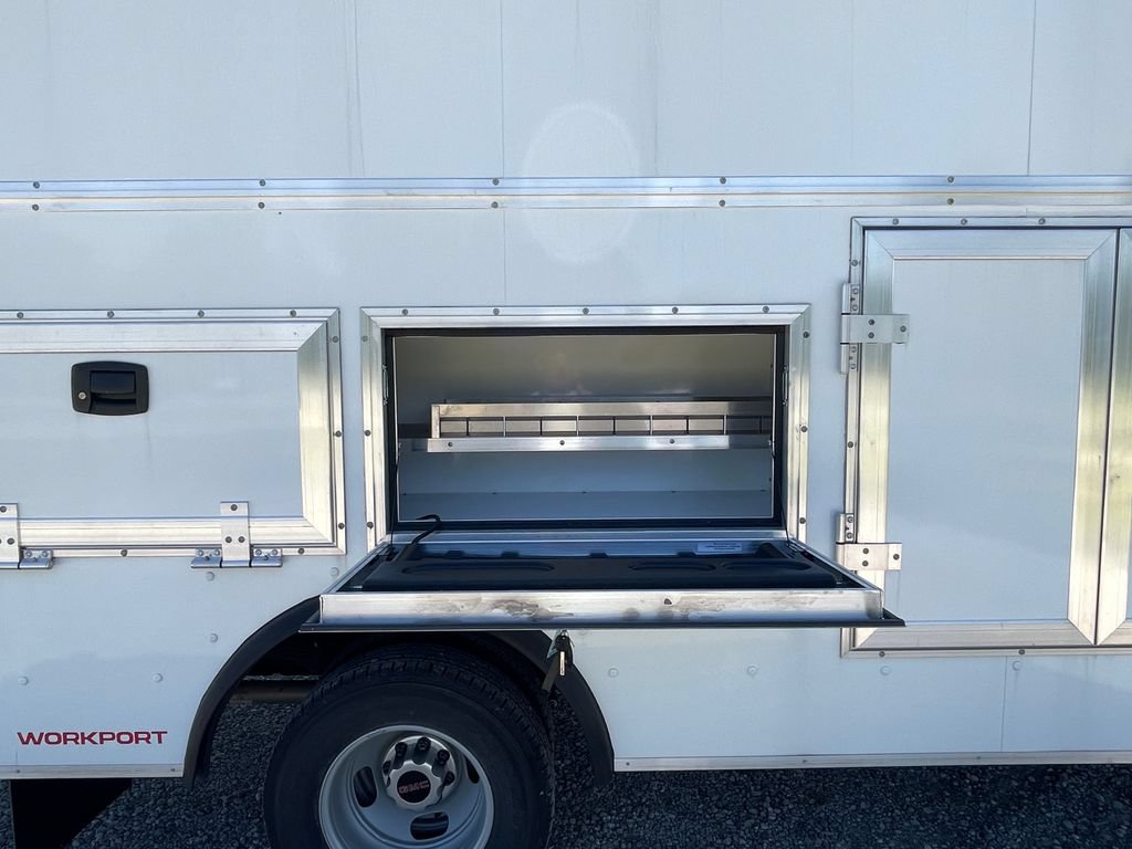 New 2025 GMC Savana 4500 w/ Power Convenience Package RWD image 38