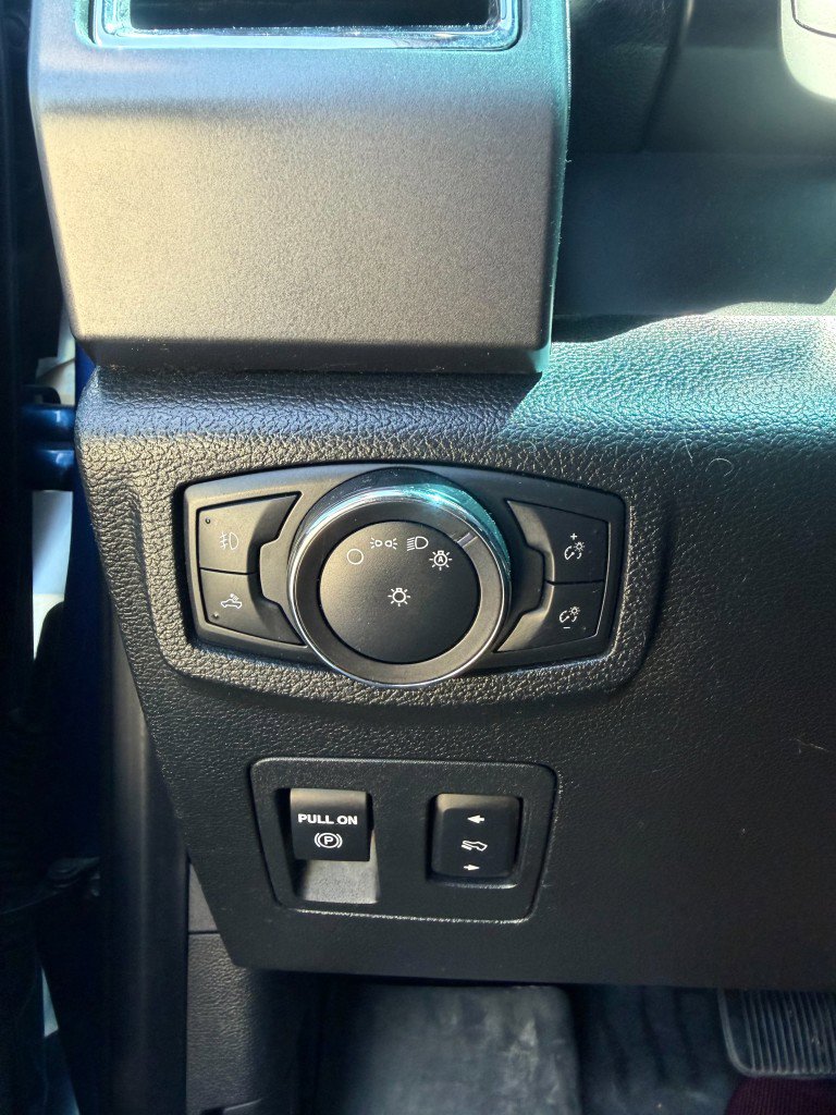Used 2016 Ford F150 XLT w/ Equipment Group 302A Luxury RWD image 8