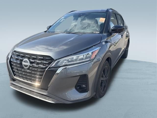 Used 2024 Nissan Kicks SR image 3