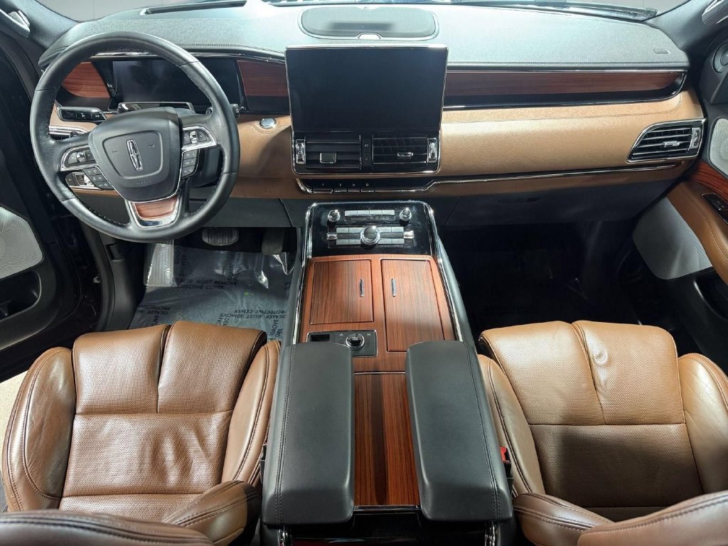 Certified 2023 Lincoln Navigator Reserve AWD/4WD image 30