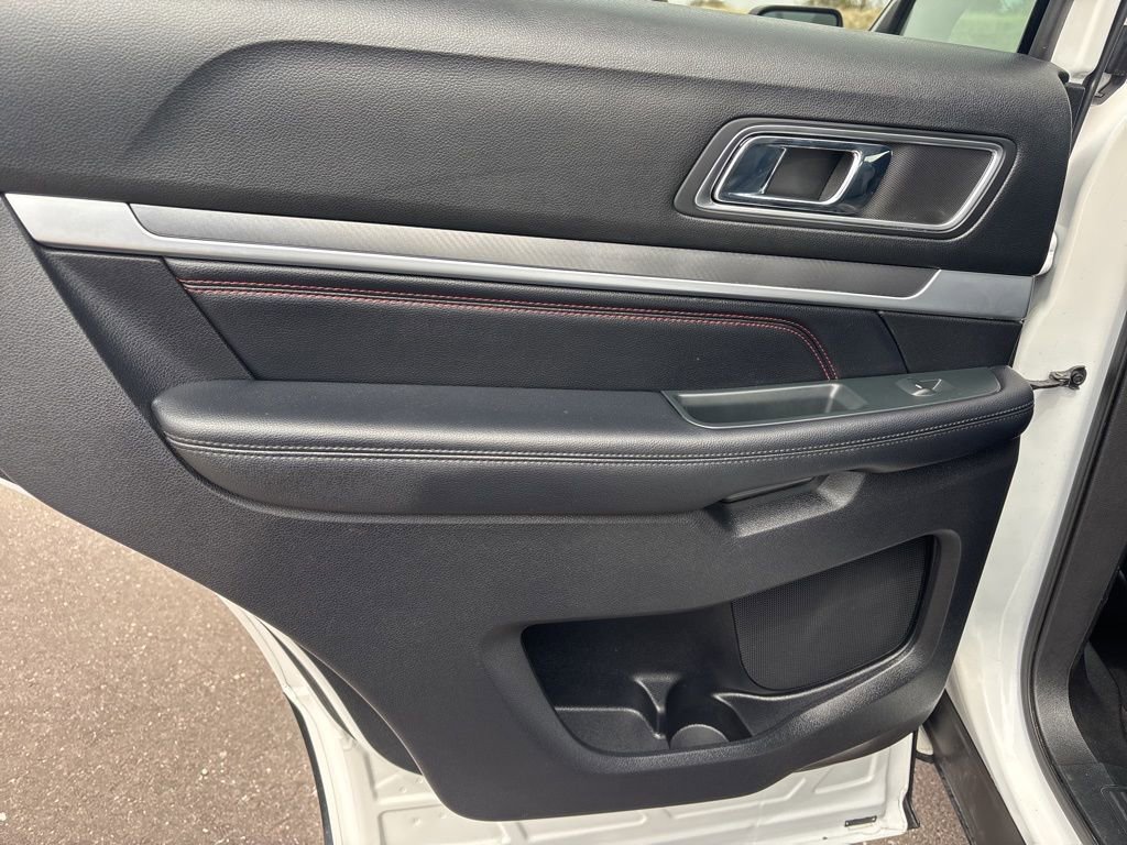 Used 2018 Ford Explorer Sport w/ Equipment Group 401A AWD/4WD image 12