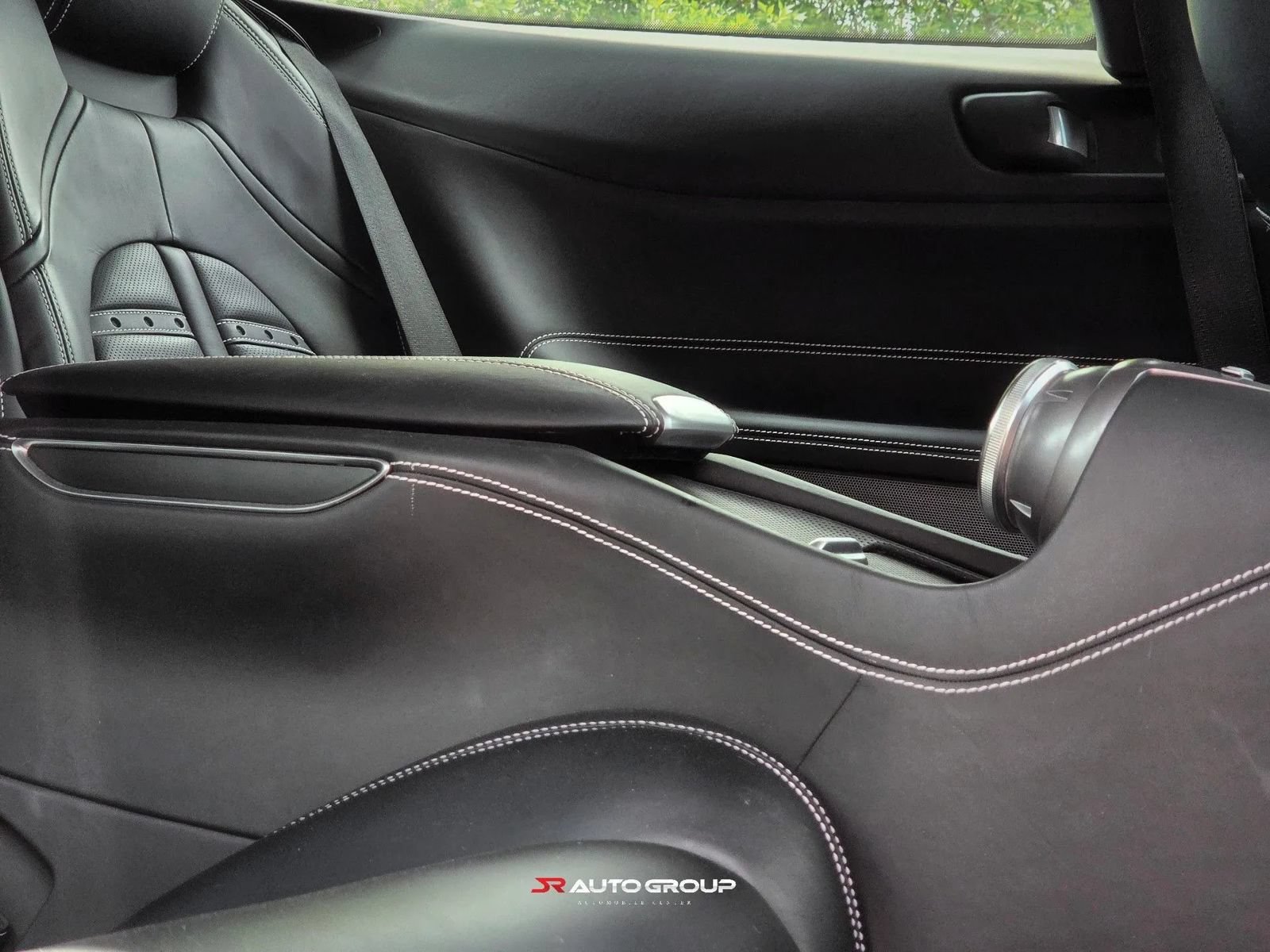 Used 2018 Ferrari GTC4Lusso T RWD image 29